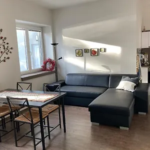 https://apartments-near-the-pond.praguehotelsweb.com