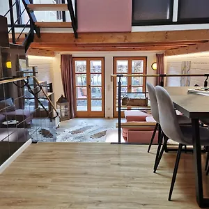 https://das-goldene-haus-ehem-loft-11.com-bavaria.com